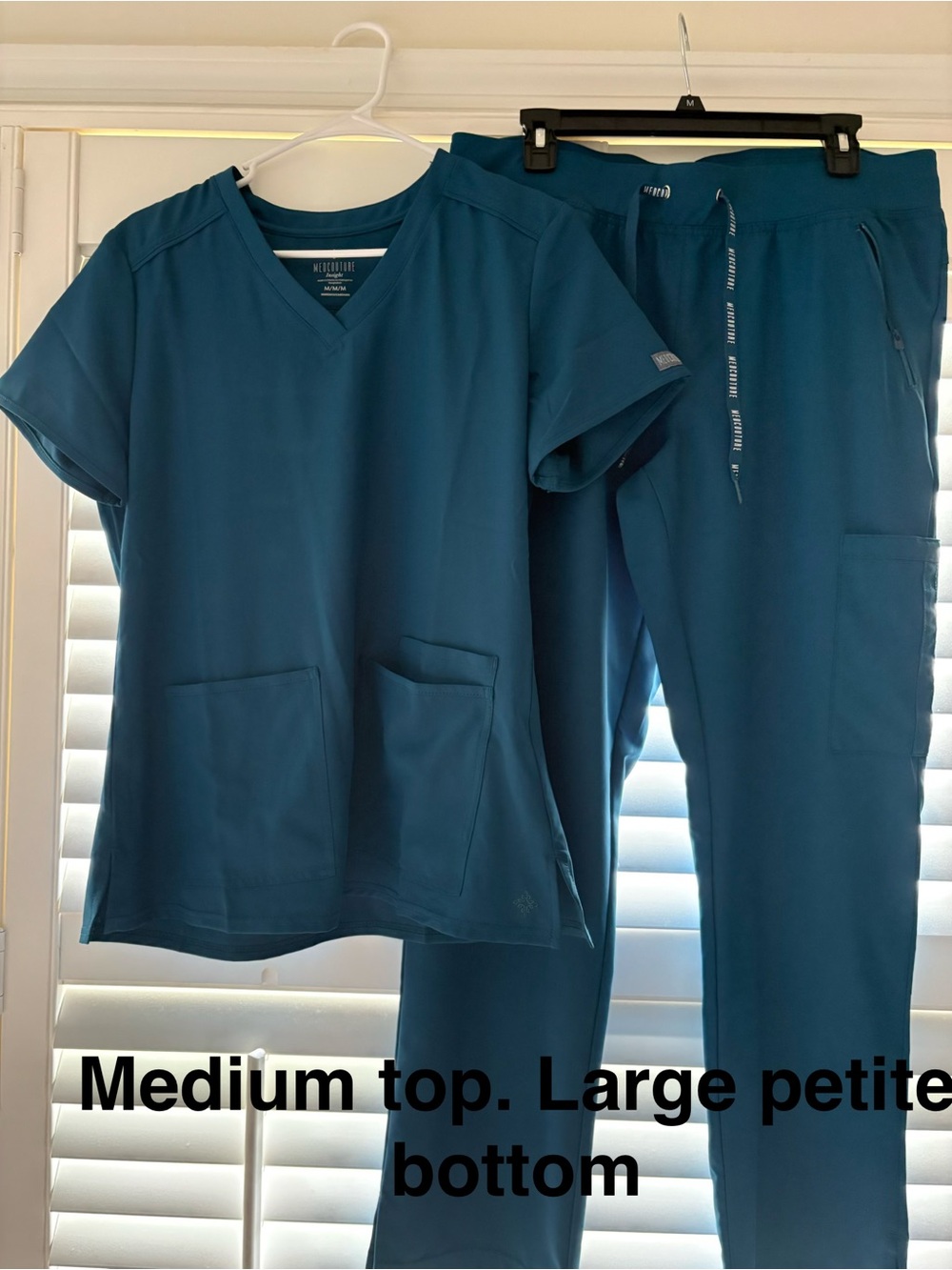 Med Couture Bermuda blue scrub set